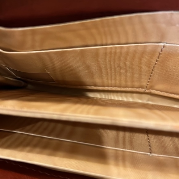 Authentic Chanel caviar leather wallet - Picture 10 of 13